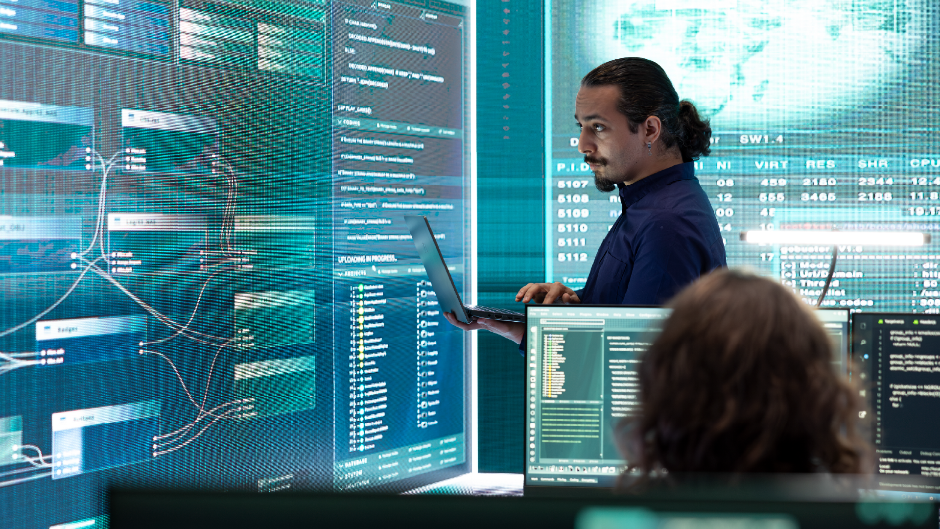 What Is the Future of Data Architecture- Data Mesh or Data Fabric